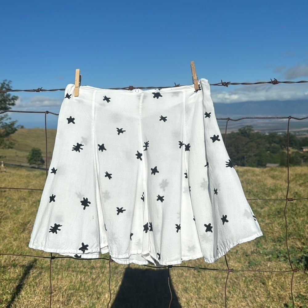 Posh Pua Holoholo Hawaii High waist Flowy Beach shorts Black White Small
